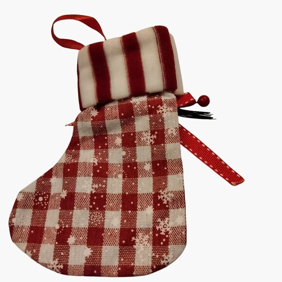 Red White Christmas Stocking Gift Card Holder Ornament Vintage Santa Lapel Pin - Picture 6 of 7